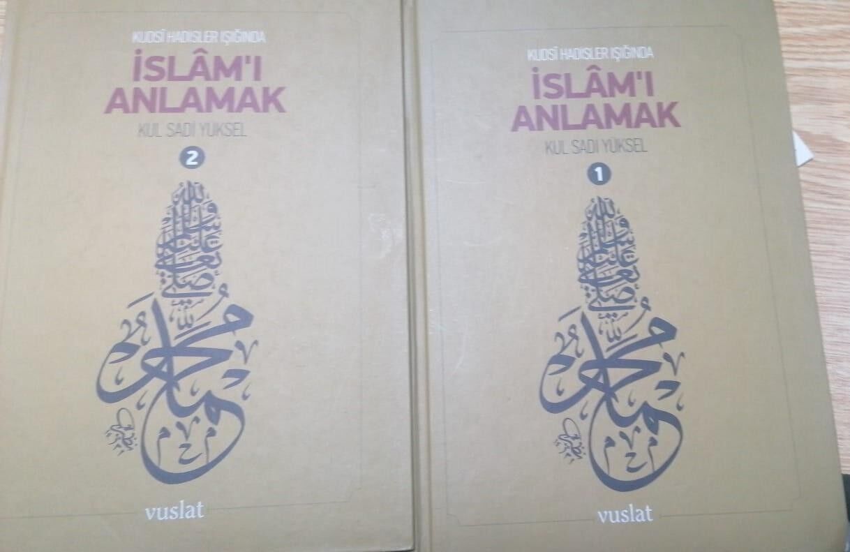 KUDSİ HADİSLER IŞIĞINDA İSLAMI ANLAMAK ( 2 CİLT TAKIM )